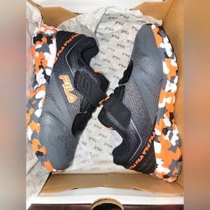 Fila Galaxia 4 Strap Mashup shoes; kid's size 11